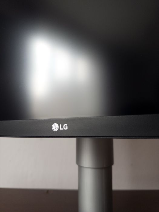 4К монітор 27" LG UltraFine 27UL650-W