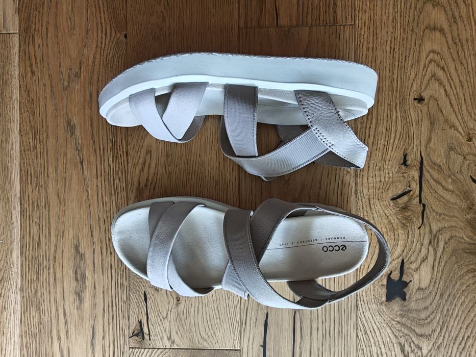ECCO Flowt W Flat Nubuck Sandały na płaskiej podeszwie 38 Skóra naturalna Taupe Beż