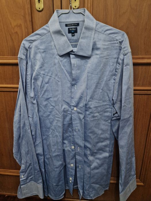 Conjunto de camisas de marca