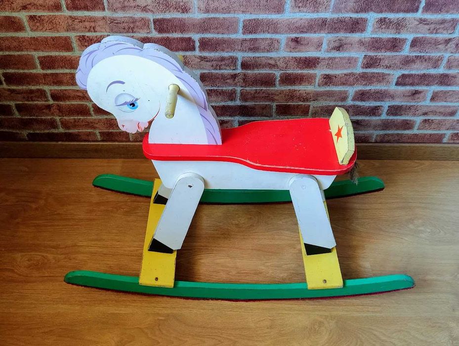 Cavalinho de baloiço vintage infantil