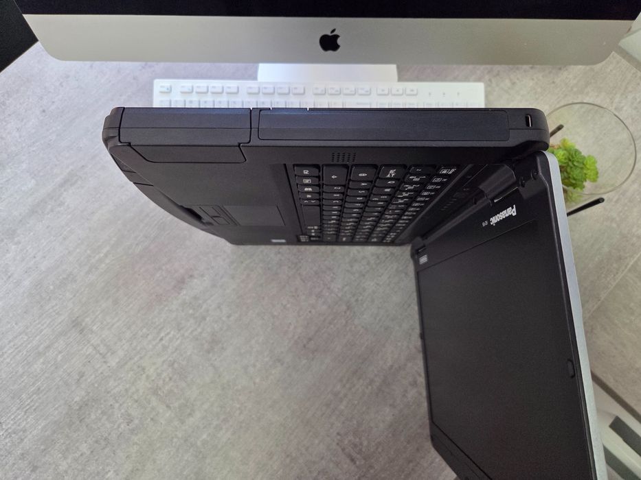Pancerny laptop przemysłowy Panasonic FZ-55 i5-8gen 16GB 512SSD + LTE