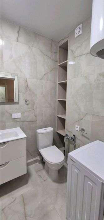 Сдам Беленькую 1-ком квартиру Каманина /Литературная 
Жк Литературный.