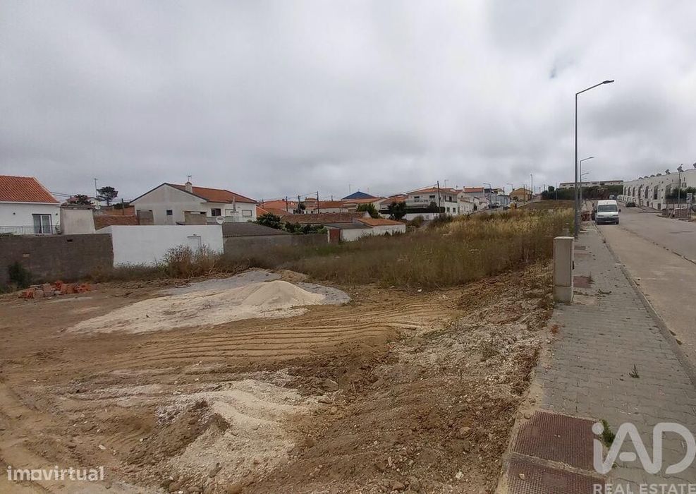 Terreno em Atouguia da Baleia de 152,00 m2