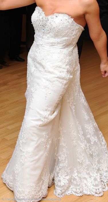 Suknia ślubna model Demetrios.