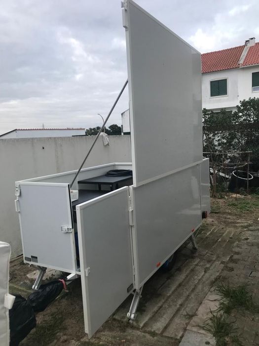 Roulotte alimentar 1,5m x 2m utilizada em poucos eventos