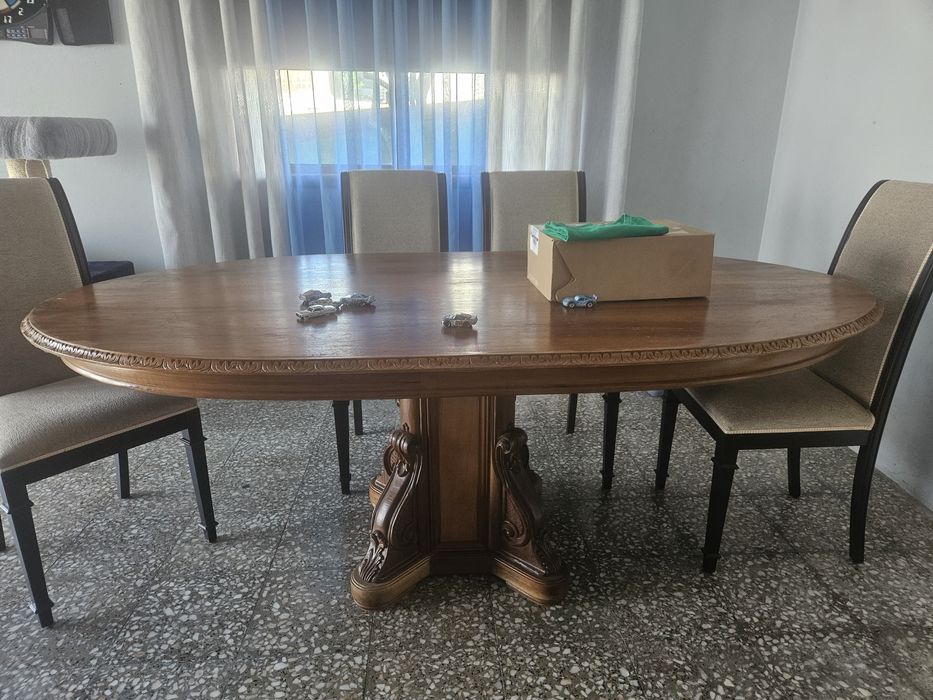 Mesa sala oval em madeira Nogueira