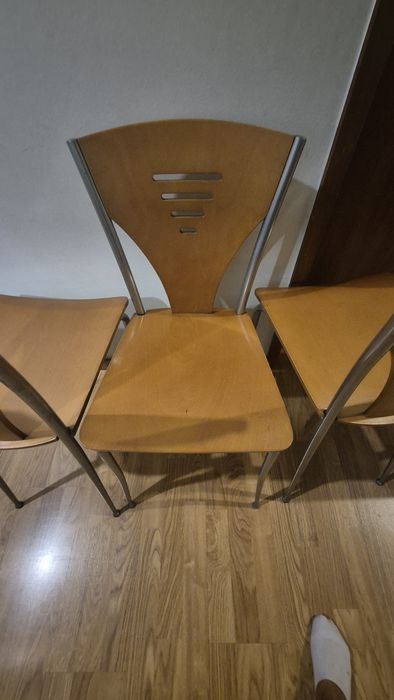 4 cadeiras  usadas