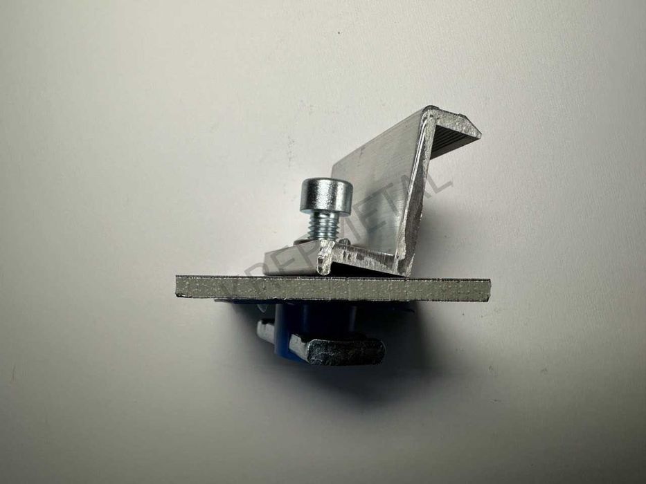 Крайове кріплення, у зборі для кріплення сонячних панелей