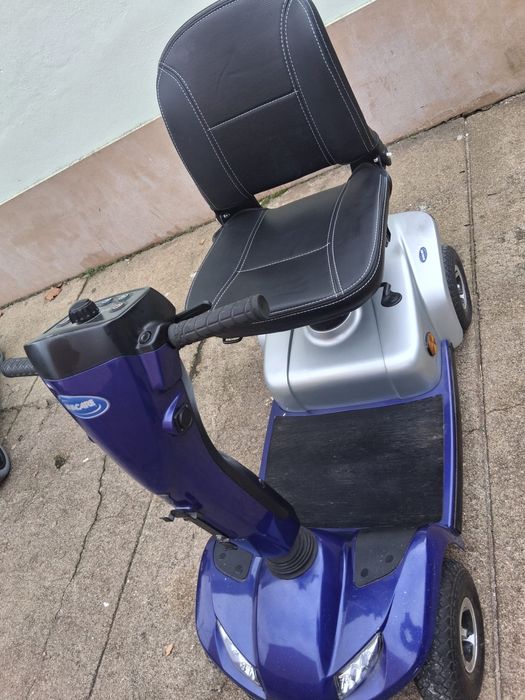 Scooter Compacta: Invacare Leo