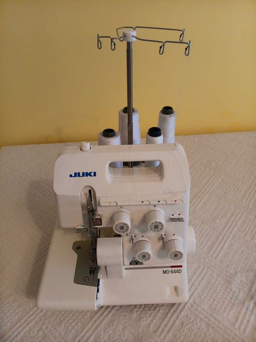 Máquina costura Juki, modelo MO-644D.. Overlock Corte e cose