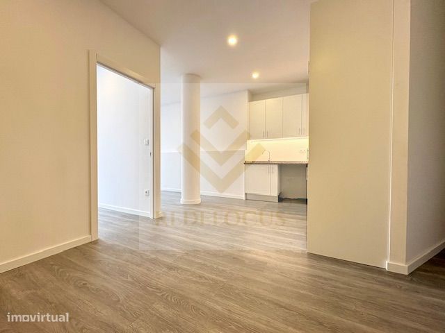 Apartamento T1 renovado em Santa Maria de Lamas — Paços de Brandão, Aveiro