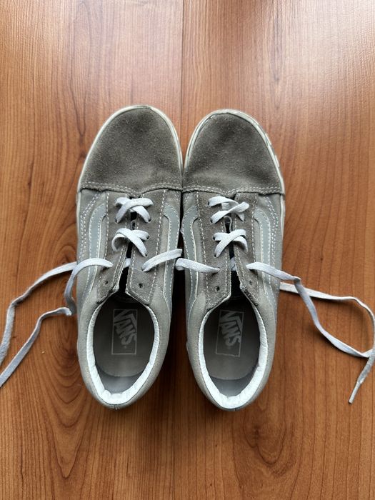 Ténis Vans cinzentos tamanho 34.5 rapaz