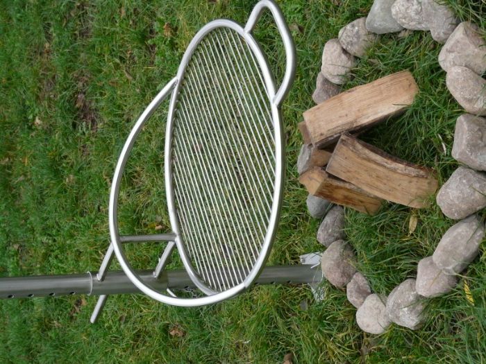 Grill - ruszt nierdzewny na stopie 600