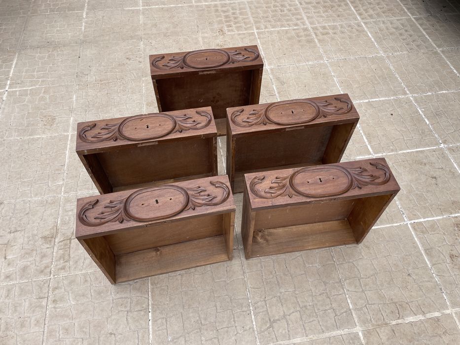 Gavetas antigas em madeira trabalhada – conjunto 5 peças (para restauro/DIY)