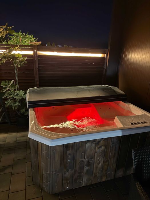 Jacuzzi 5cio osobowe nowe 2 masaże, transport gratis od ręki