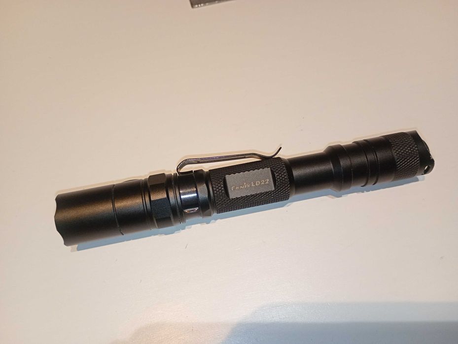 lanterna PELI tactica