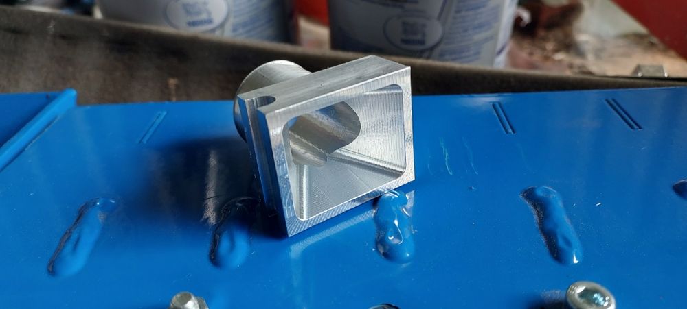 Króciec aluminiowy do siewnika poplonów Landstal