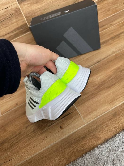 Кроссовки Adidas Galaxy 6