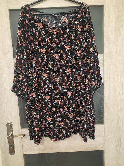 Janina śliczna tunika w kwiatki ,przewiewna wiskoza 56-58