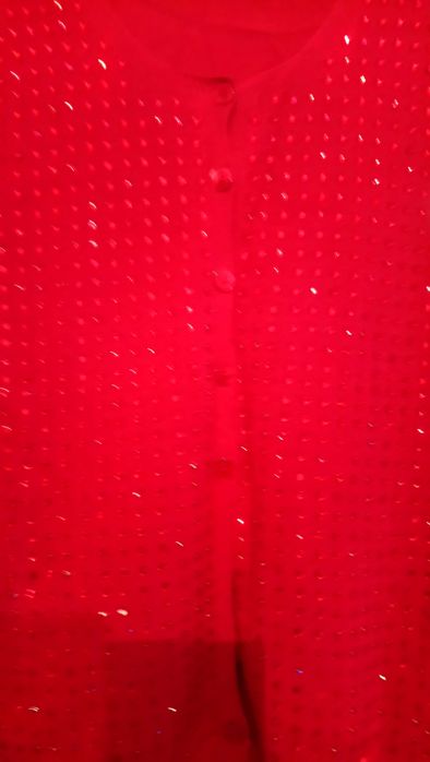 Красивая красная кофта в красных камнях .Италия .Новая