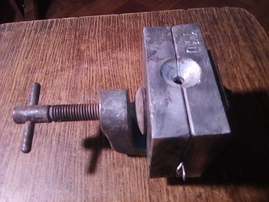 Форма для литья грузил , 170 гр .