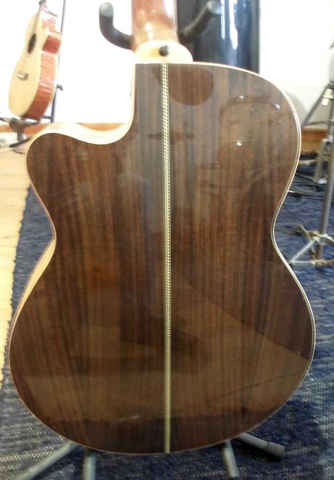 guitarra electroacoustica JAMES NELIGAN
