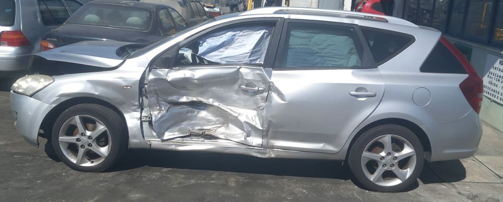 Kia Ceed Sw 1.6 Cdrdi De 2009 Disponível Para Peças Friso Da Mala