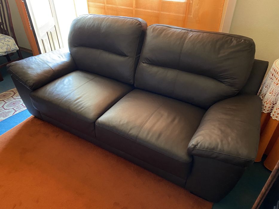 Sofa em Pele Sintética Castanho Chocolate Casa Sala Relax