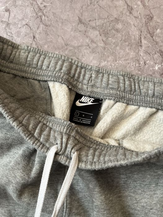 Спортивні штани Nike