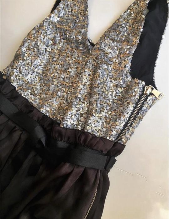 Довга вечірня сукня