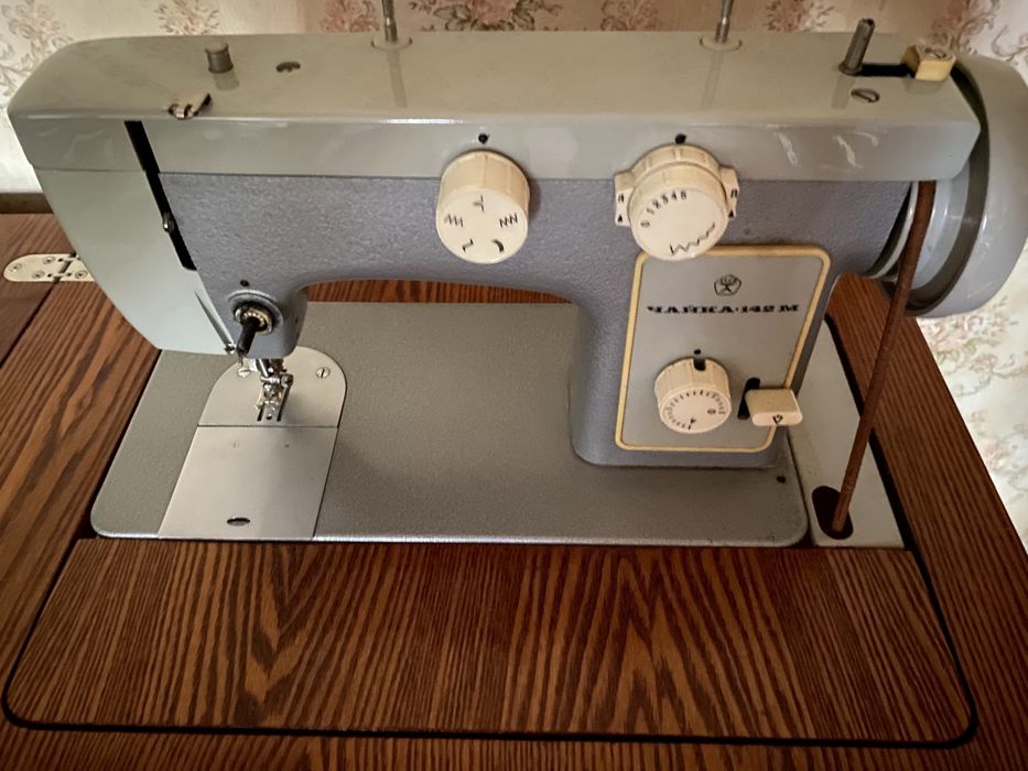 Швейная машинка Чайка 142 М