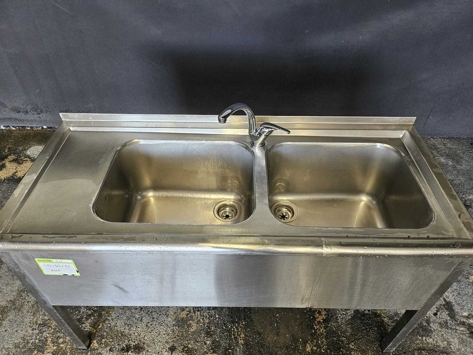 Bancada em inox com 2 lava loiça