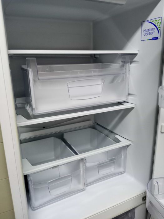 Vendo frigorífico Indesit A+