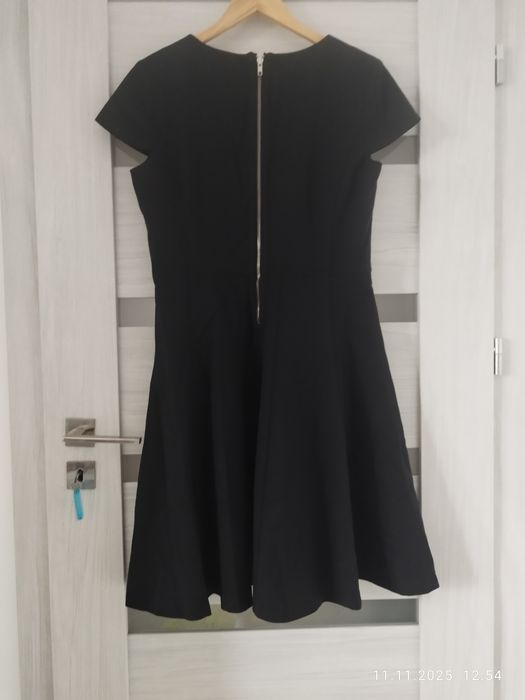 Czarna. Sukienka. 40.