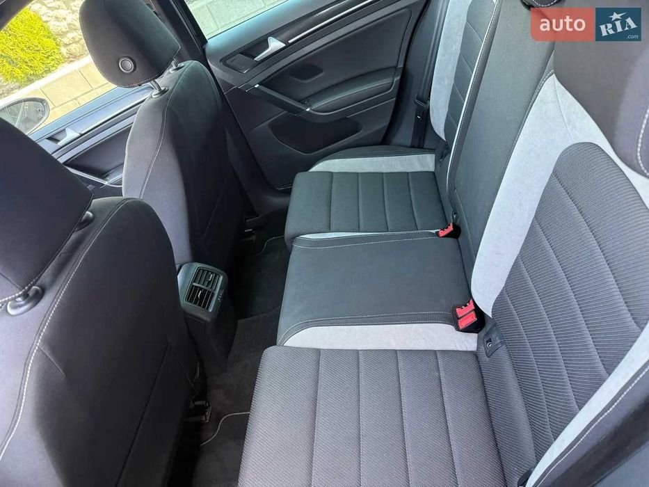 Volkswagen Golf R 2015