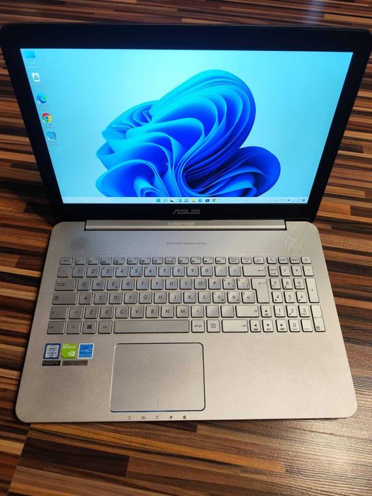 Ігровий ноутбук ASUS N552V з дисплеем 4K Ultra HD (UHD)