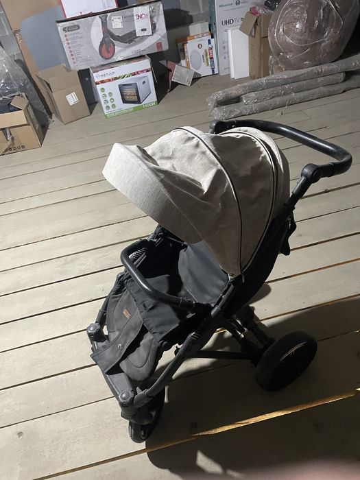 Прогулянковий візочок