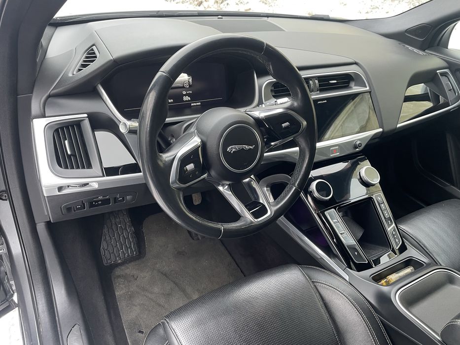 Jaguar I-PACE EV400 SE