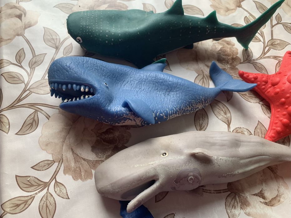 Резинові іграшки та фігурки