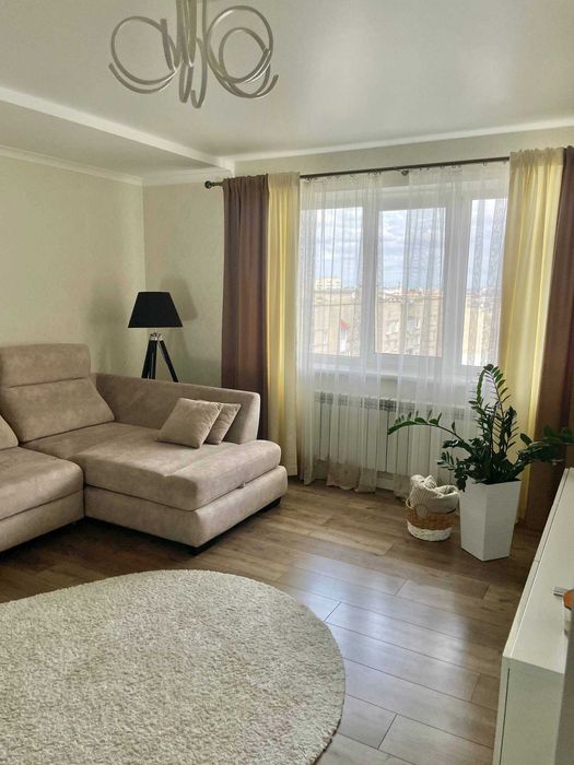 Продам простору дворівневу квартиру з сучасним ремонтом в новобудові.