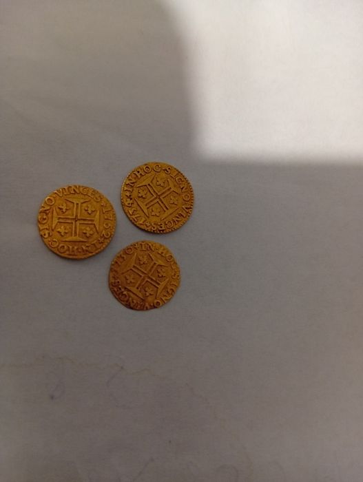 3 moedas em ouro. 2.6 gr.