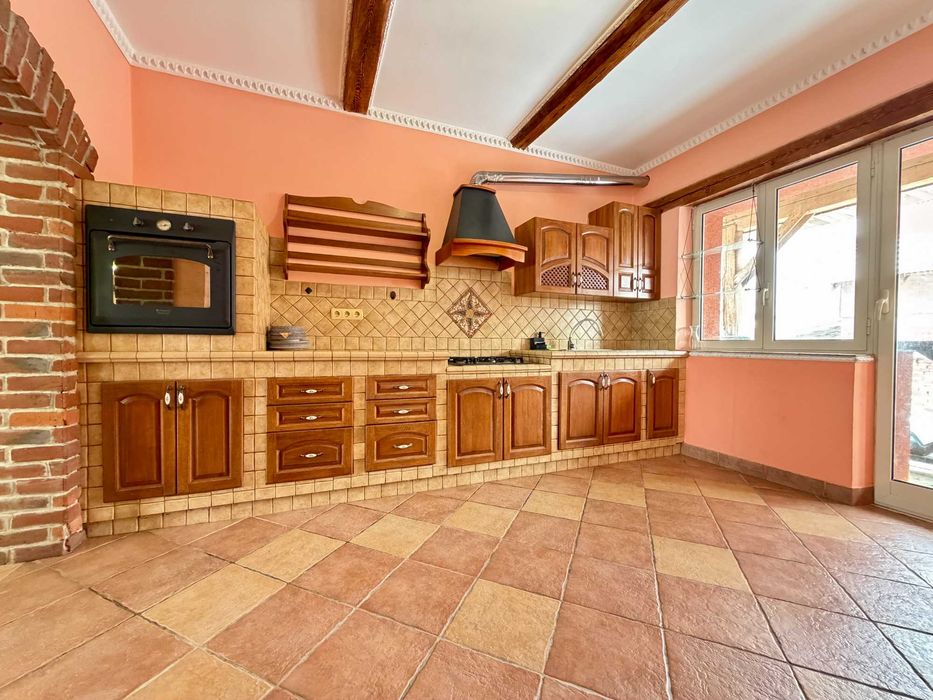 Просторий будинок для великої родини  с. Добряни, вул.Б.Хмельницького