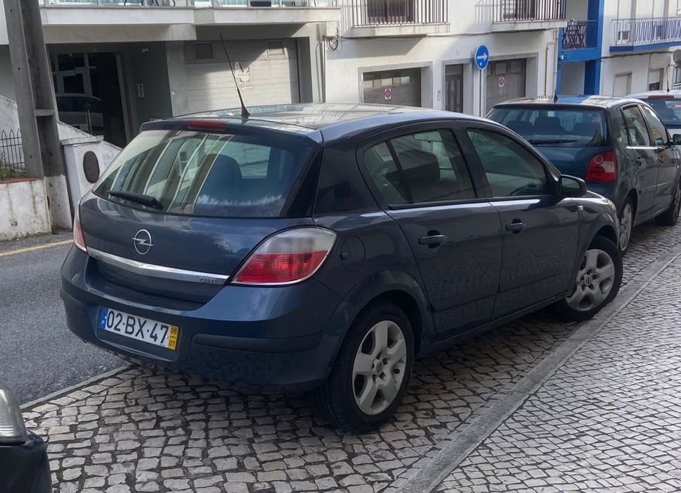 Opel Astra 1.3 CDTI (90 cv) - 2006 - Excelente Estado Vendo Opel Astra 1.3 CDTI a gasóleo, em ótimo estado de conservação, muito económico.
