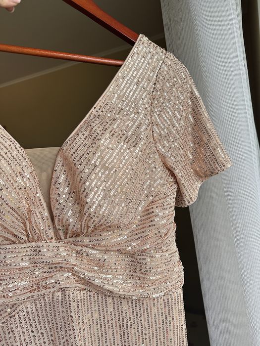 Сукня в паєтки святкова вечірня максі