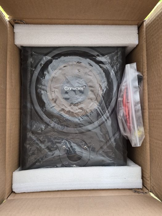 Продам новий автомобільний сабвуфер 8" 300W