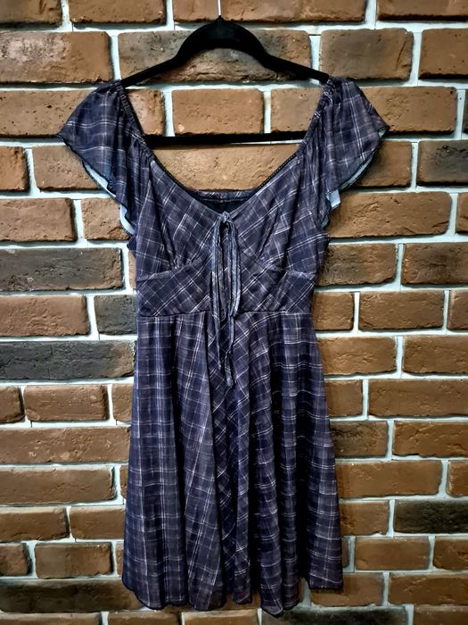 Nowa sukienka gorsetowa