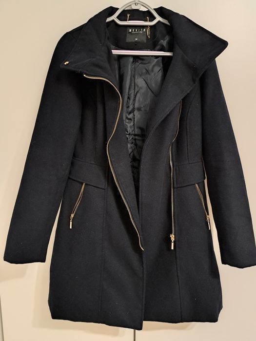 Damski granatowy płaszcz z Mohito