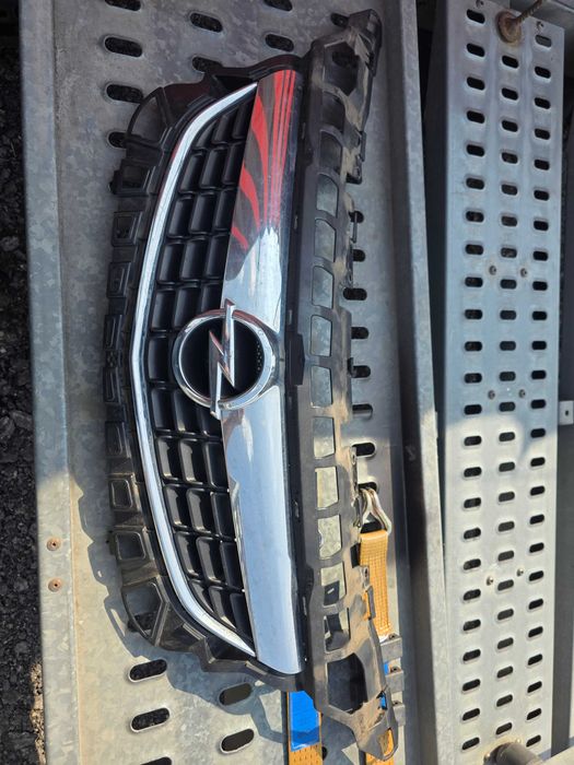 atrapa chłodnicy  grill Opel Astra J