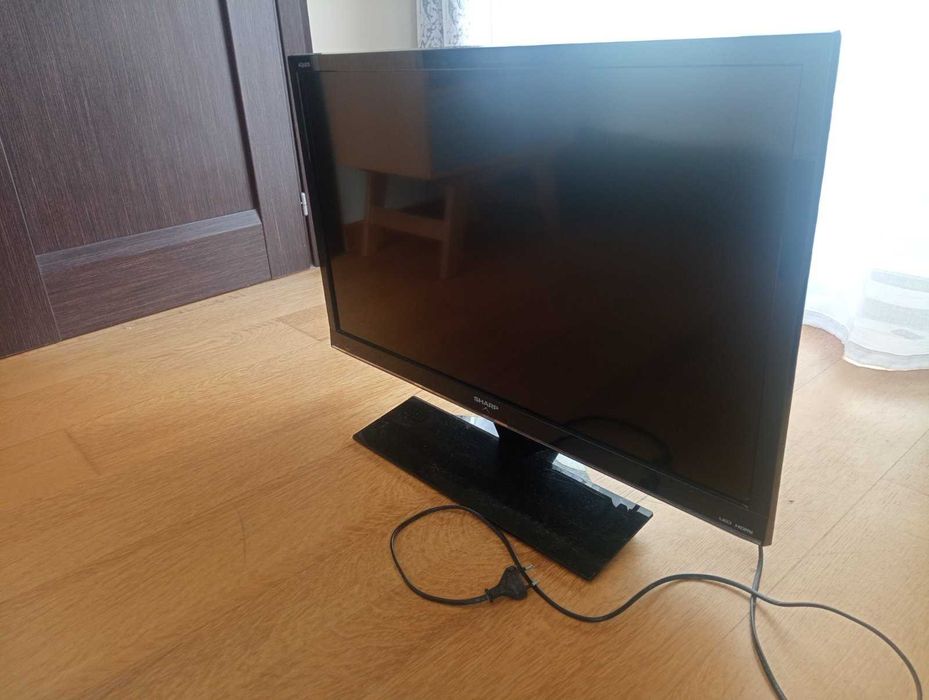 TV Sharp AQUOS 32” LED — sem comando