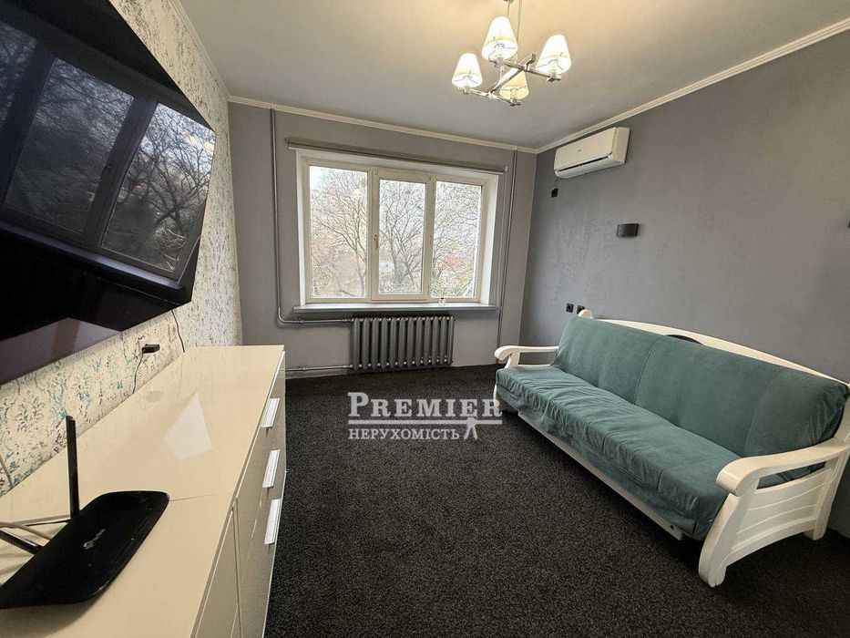 Двокімнатна квартира з ремонтом, кладовою та паркомісцем